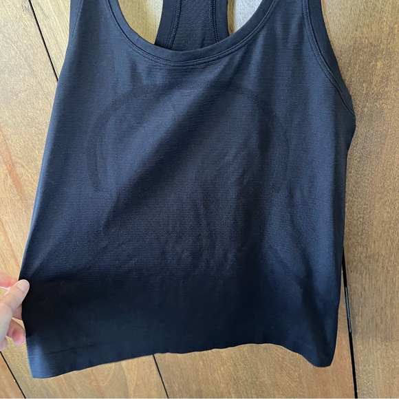 New Lululemon Race Length Swiftly Tech Tank - Picture 2 of 4